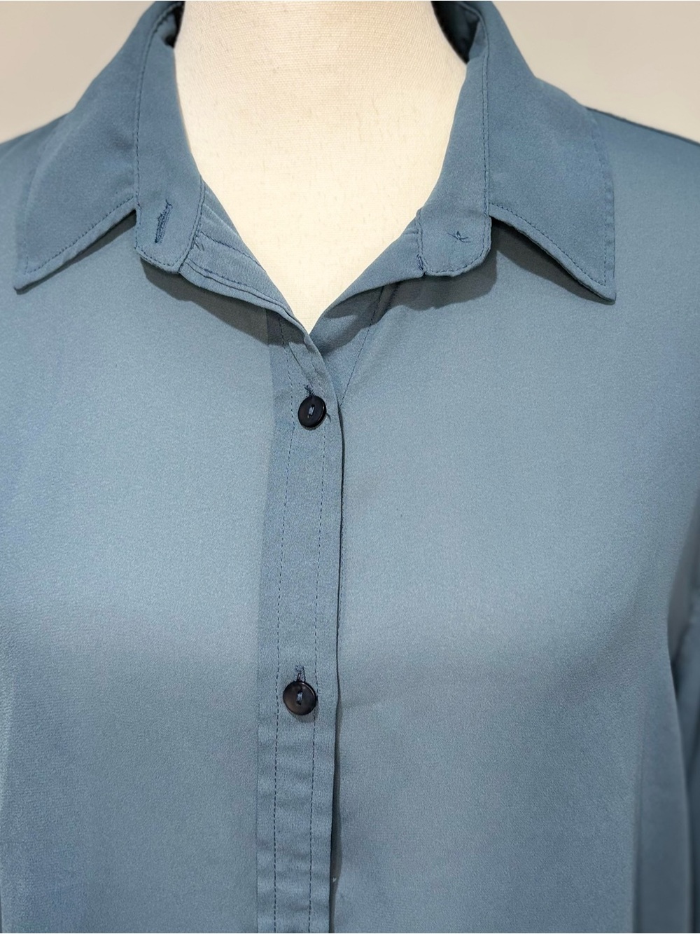 Abercrombie & Fitch Blue Sheer Button Down Blouse Long Sleeve Size Medium - Picture 5 of 7